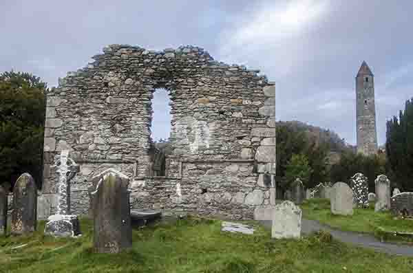 136 - Irlanda - Glendalough - Ciudad Monastica - catedral de St. Peter y St. Paul